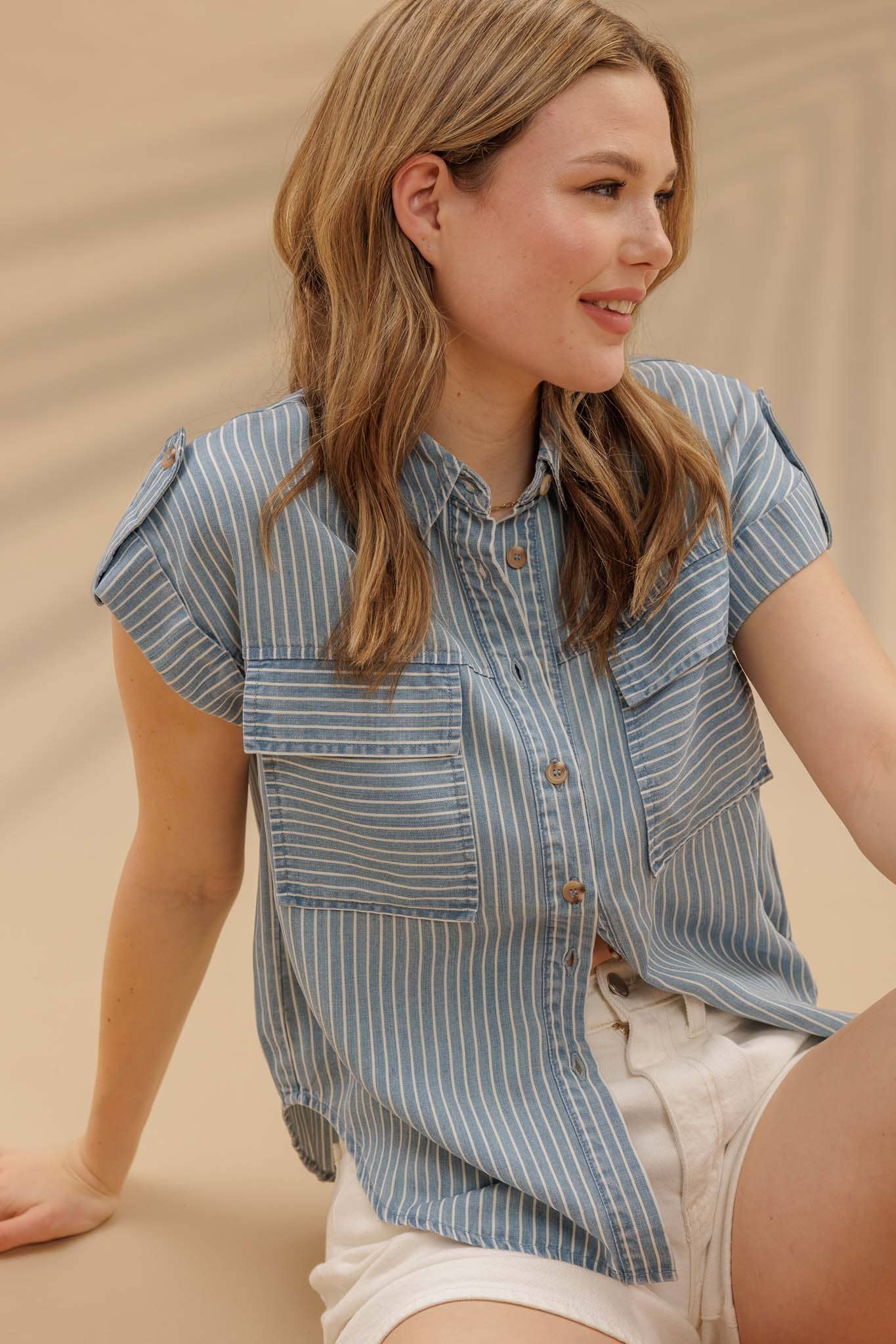 STRIPE BUTTON DOWN TAB SLEEVE CHAMBRAY SHIRT: CHAMBRAY