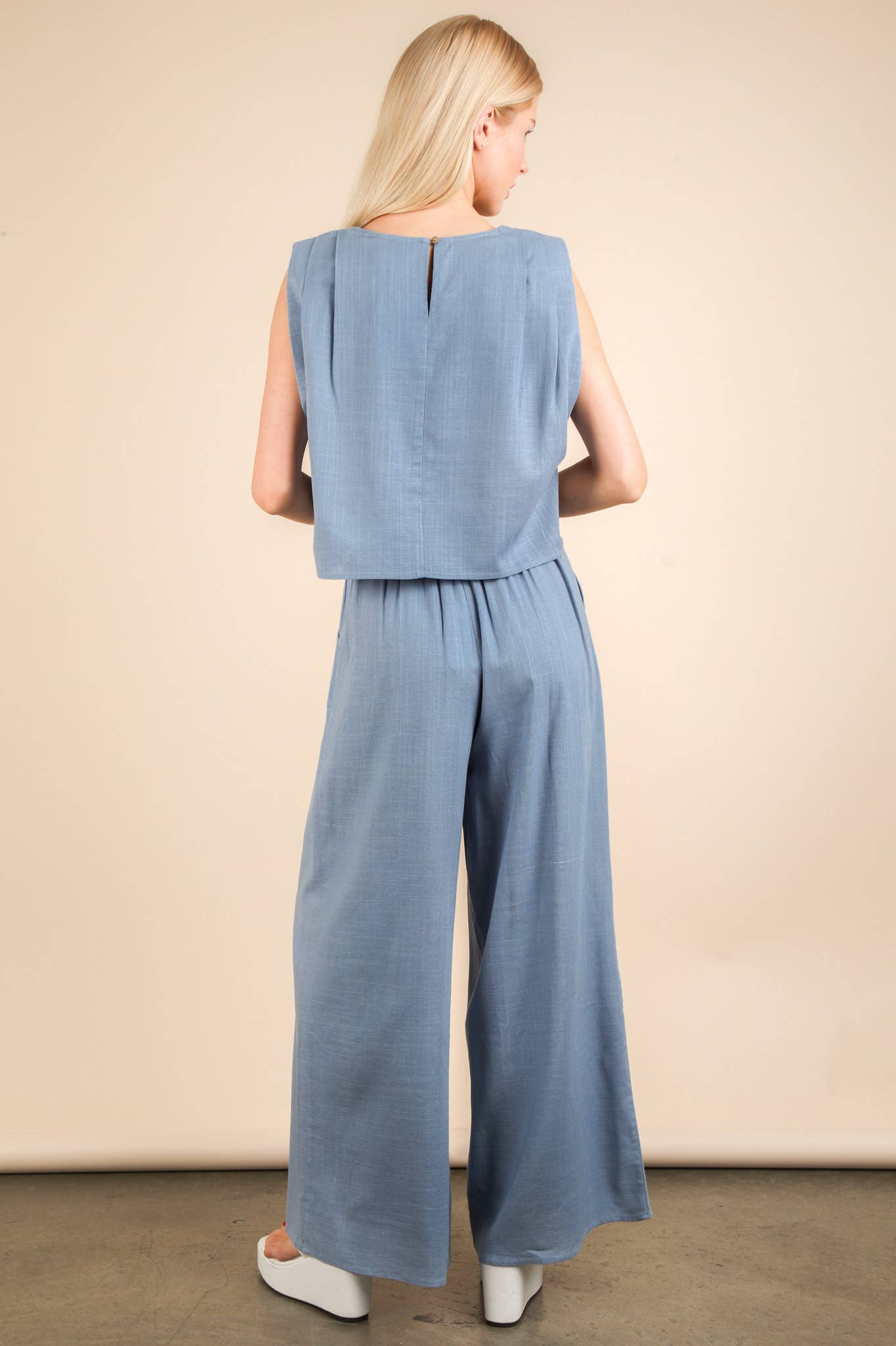 Solid Woven Top: Olive