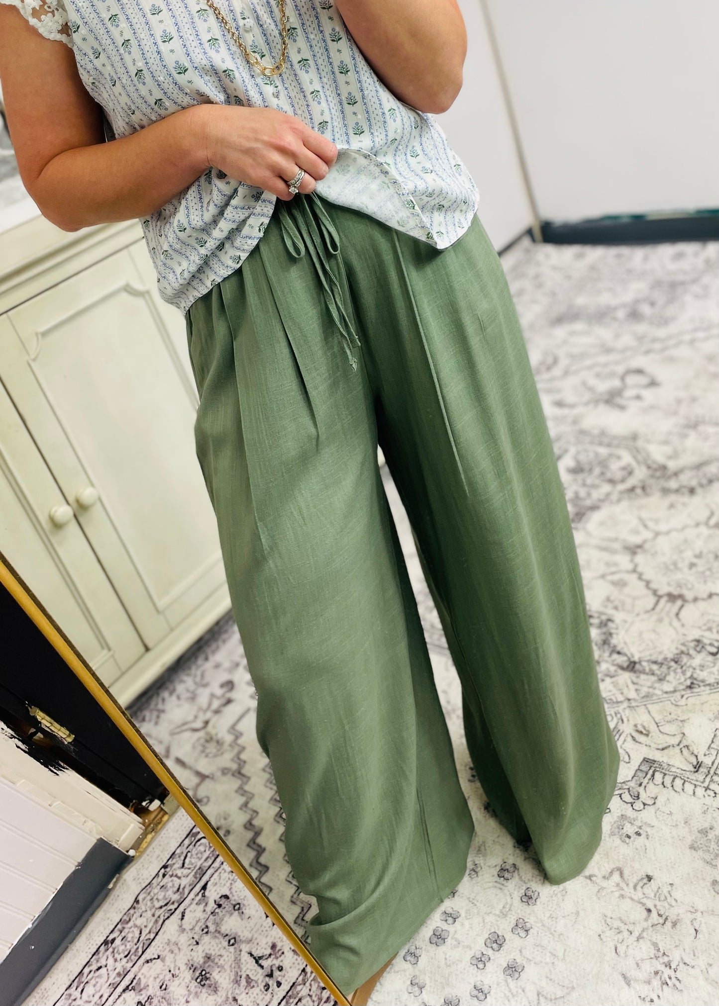 Solid Woven Bottom: Olive