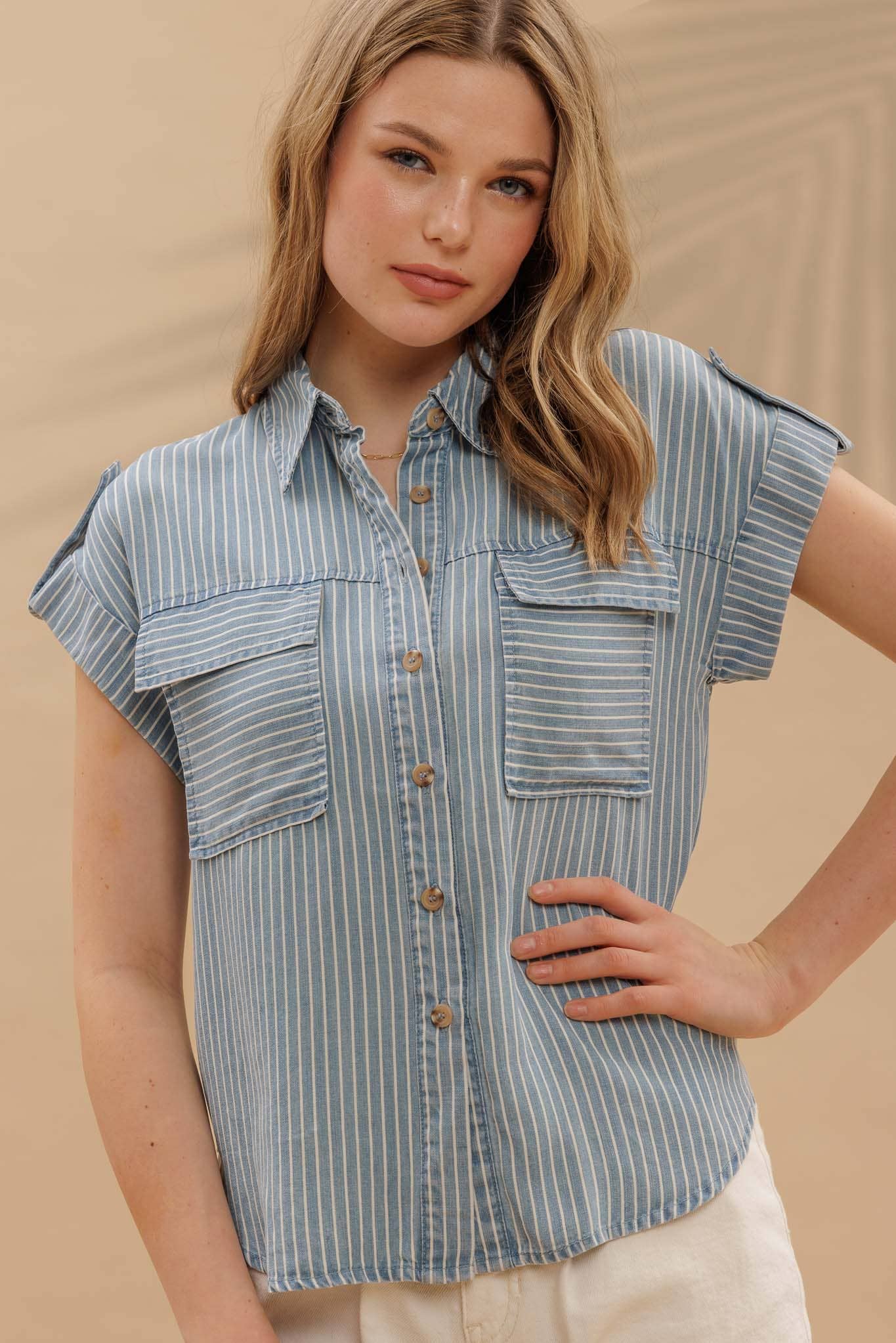STRIPE BUTTON DOWN TAB SLEEVE CHAMBRAY SHIRT: CHAMBRAY