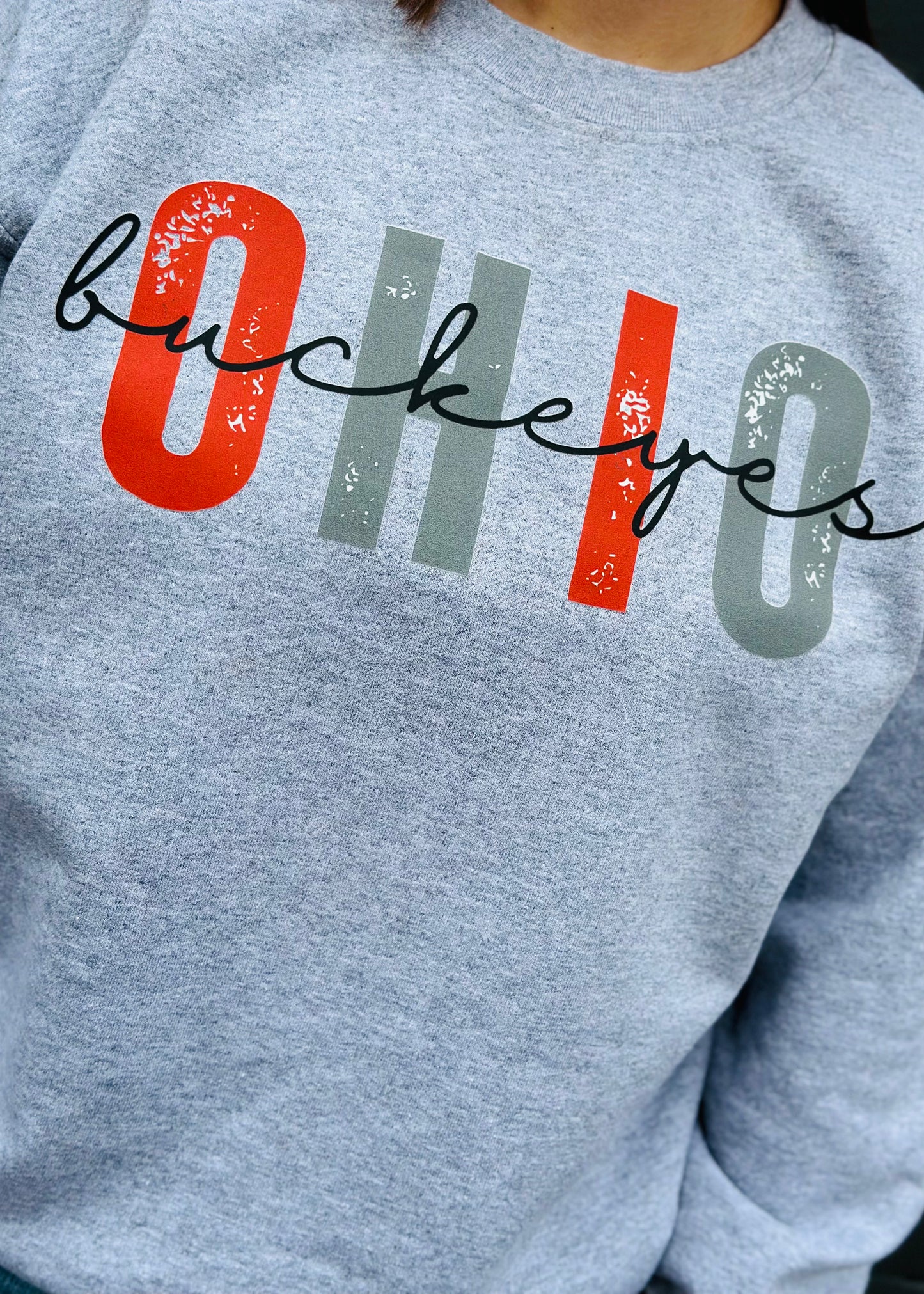 DISTRESSED OHIO BUCKEYES GRAPHIC PULLOVER
