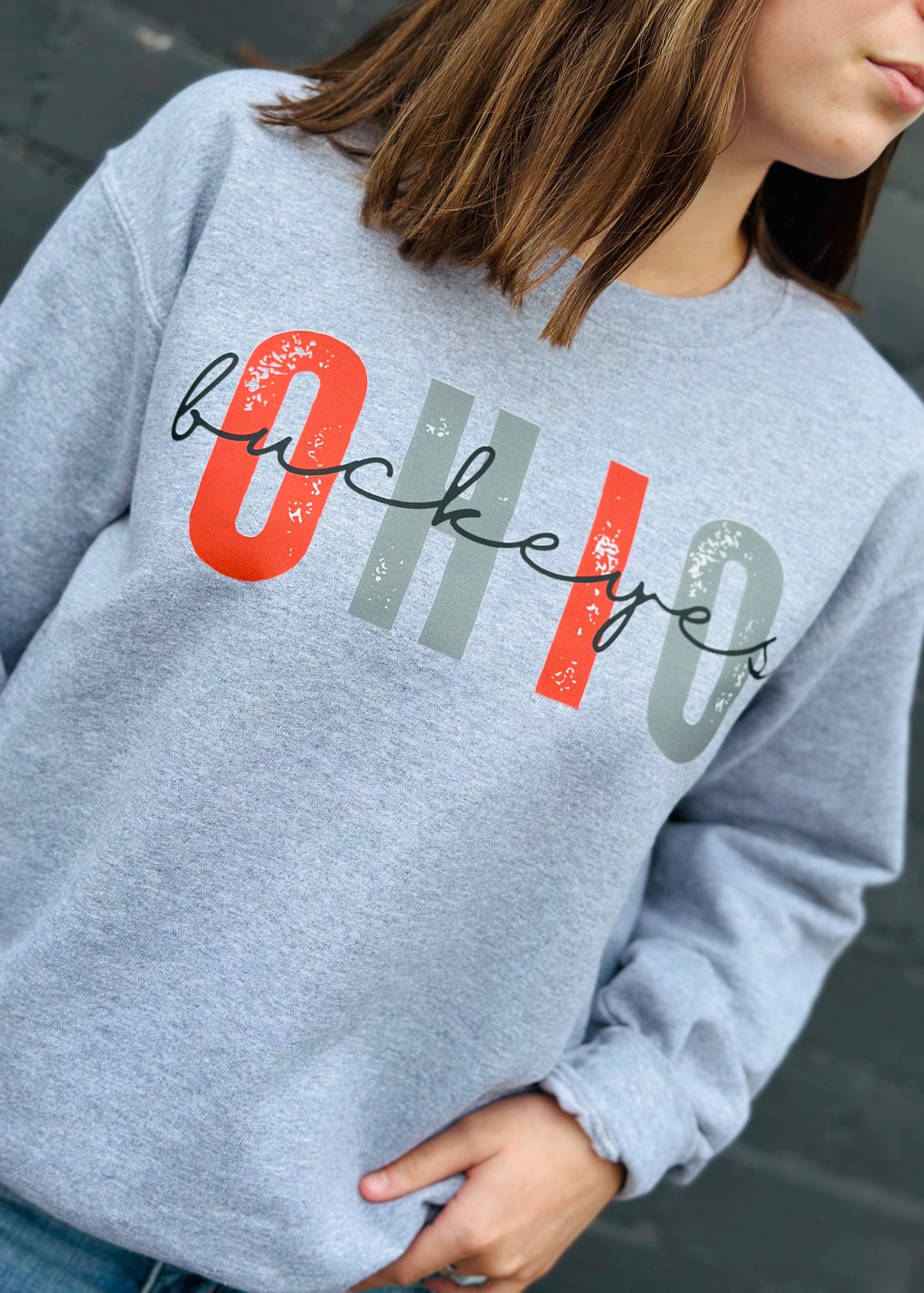 DISTRESSED OHIO BUCKEYES GRAPHIC PULLOVER