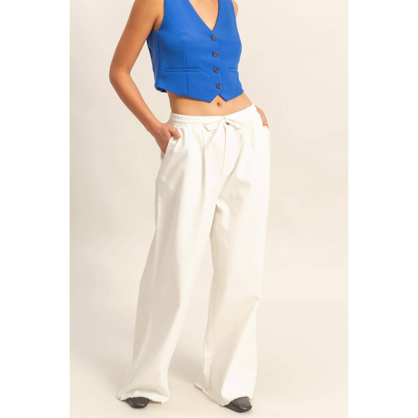 Elasticized Waist Loose Fit Jeans: WHITE
