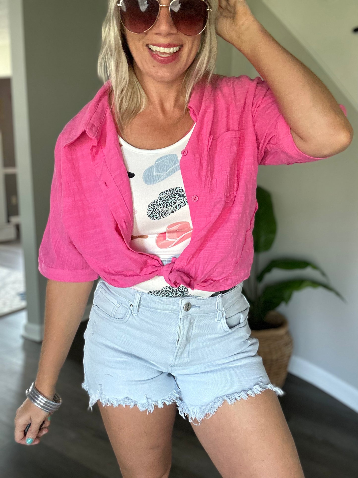 RISEN MID RISE SHORTS WITH FRAYED HEM- RDS6066