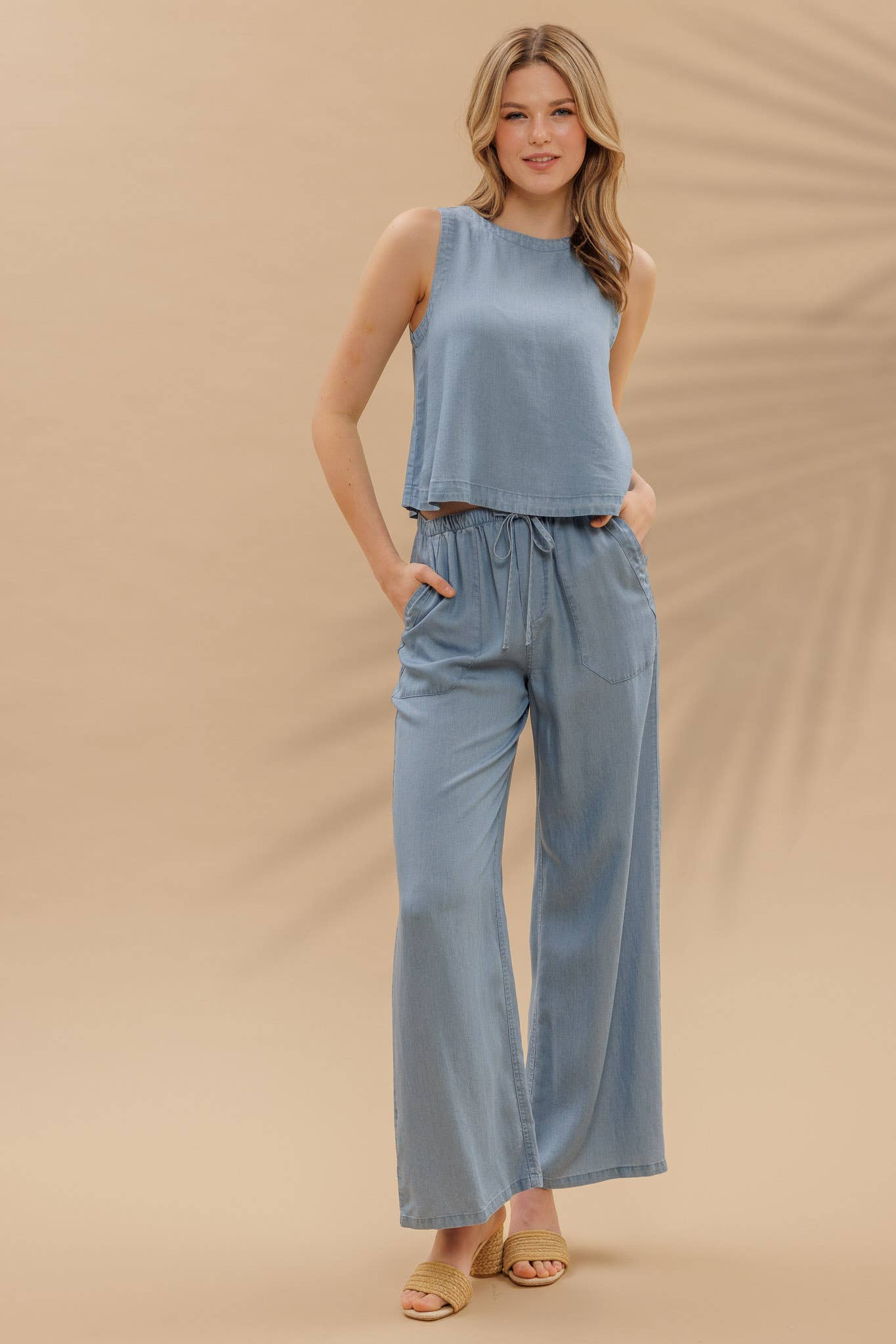 DRAWSTRING WAIST WIDE LEG CHAMBRAY PANTS: CHAMBRAY