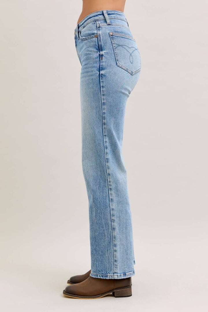 Judy Blue - JB881060 Mid Rise Magic Straight Fit Denim