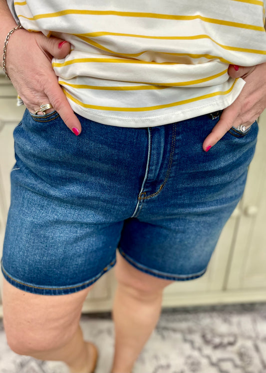 Judy Blue (JB15298) 2 Button Mid Length Shorts