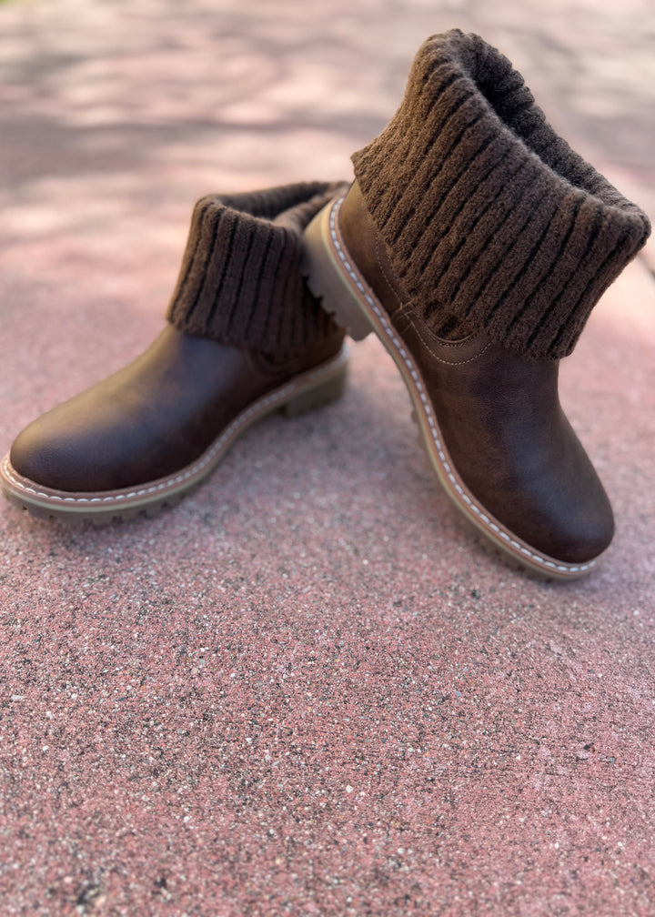Corky's Quiver Boot - Brown