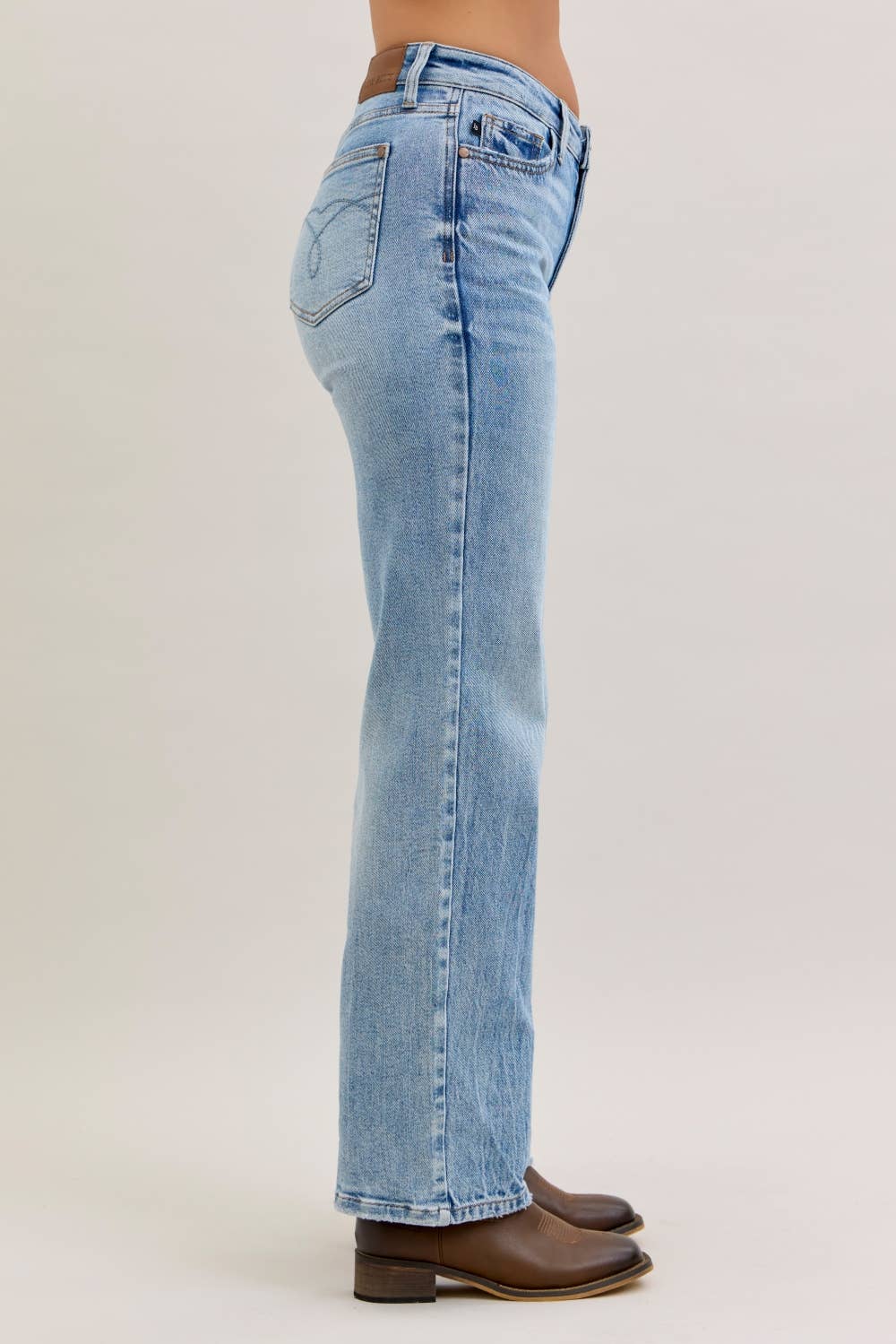 Judy Blue - JB881060 Mid Rise Magic Straight Fit Denim