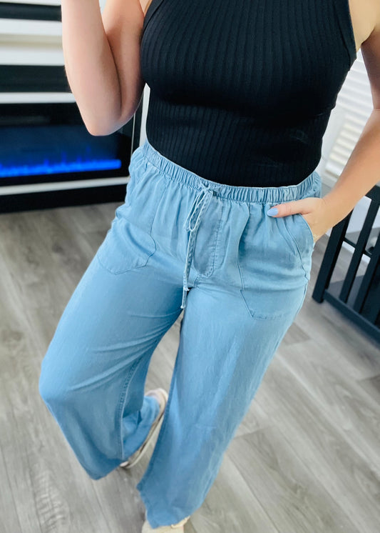 DRAWSTRING WAIST WIDE LEG CHAMBRAY PANTS: CHAMBRAY