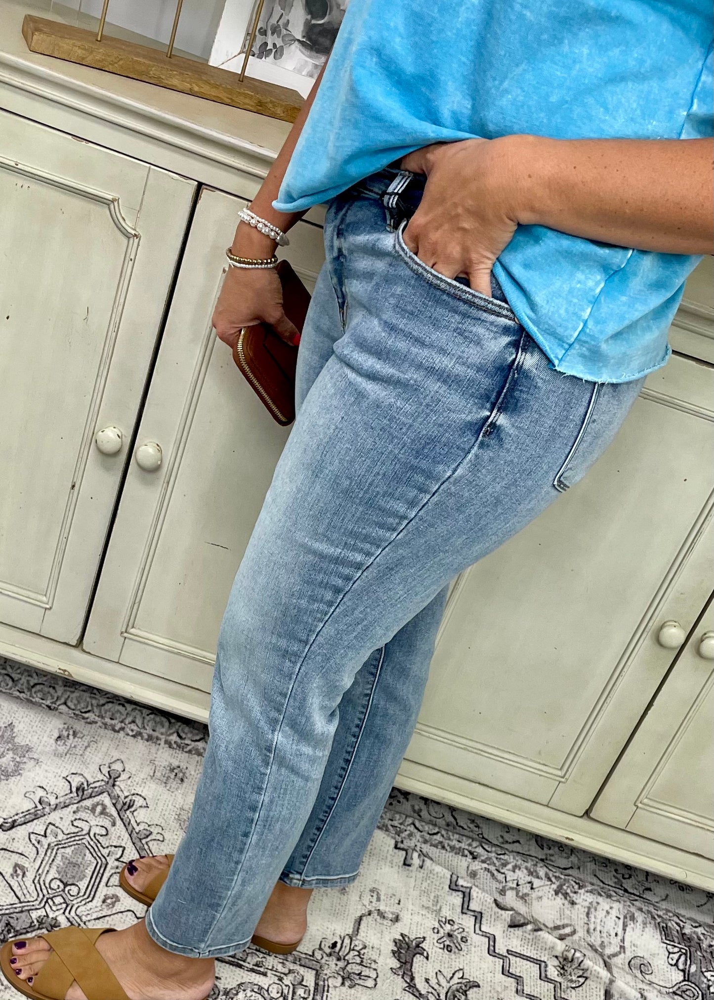 Judy Blue 82626 - Mid Rise Slim Fit Phone Pocket