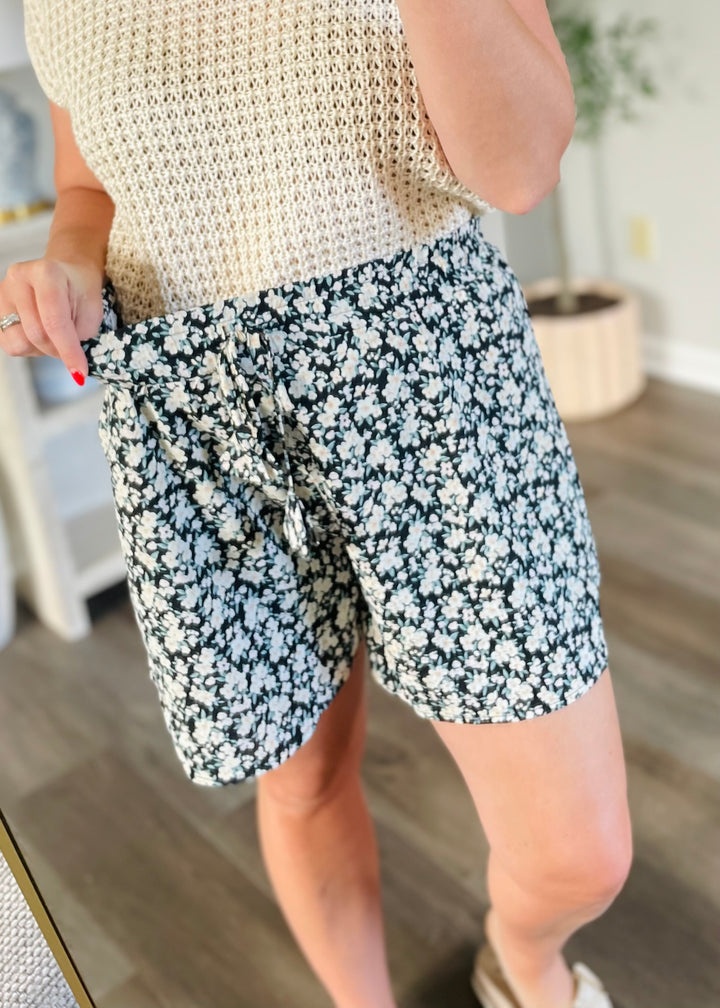 FLORAL PRINT DRAWSTRING WAIST WIDE LEG SHORT