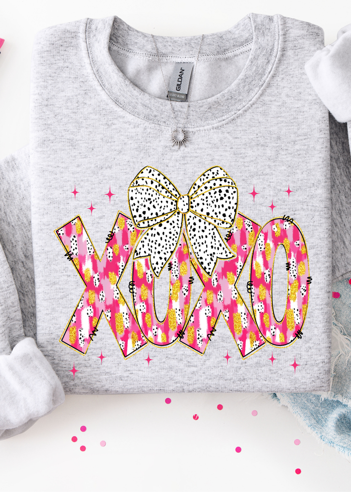 XOXO Graphic Pullover