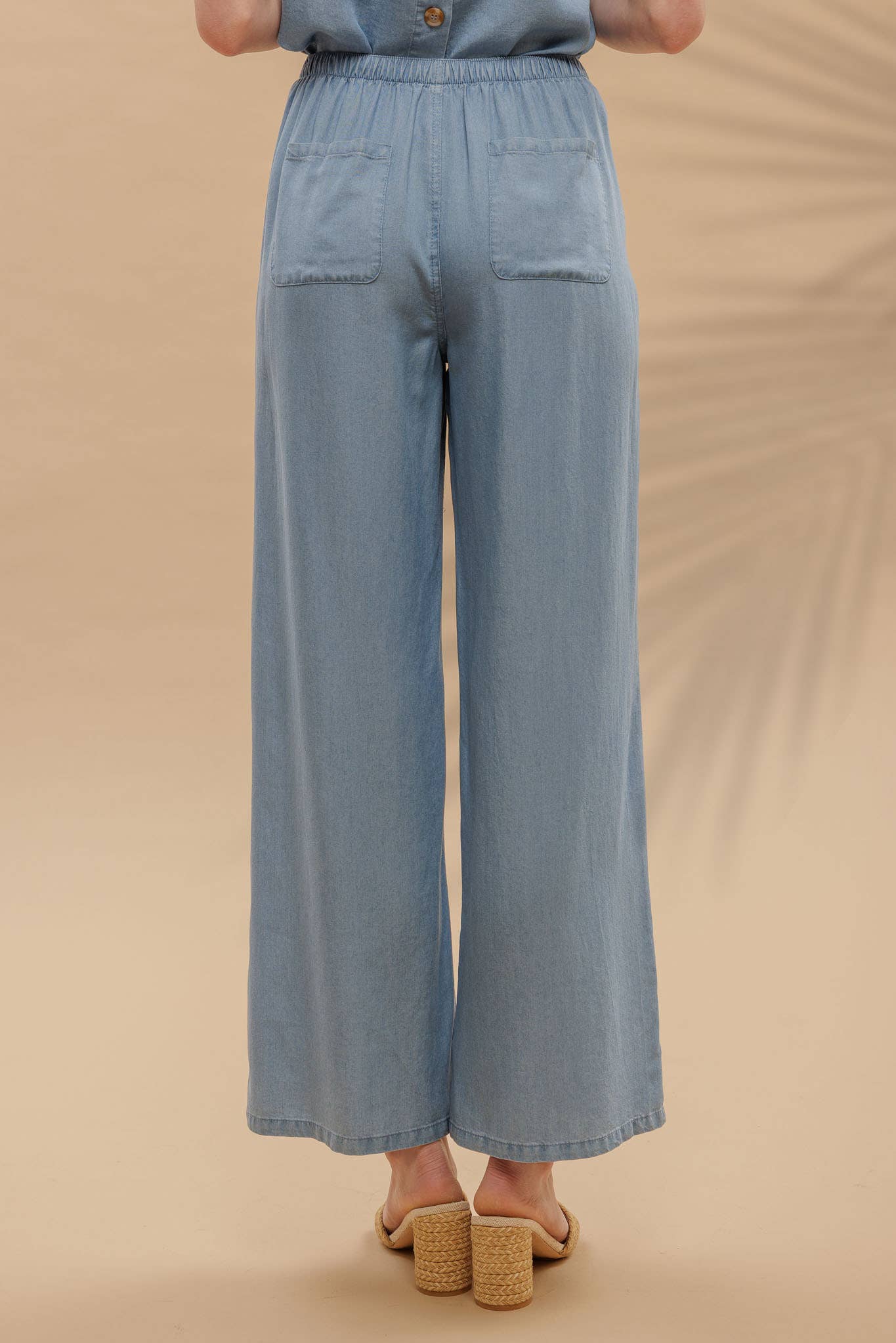 DRAWSTRING WAIST WIDE LEG CHAMBRAY PANTS: CHAMBRAY