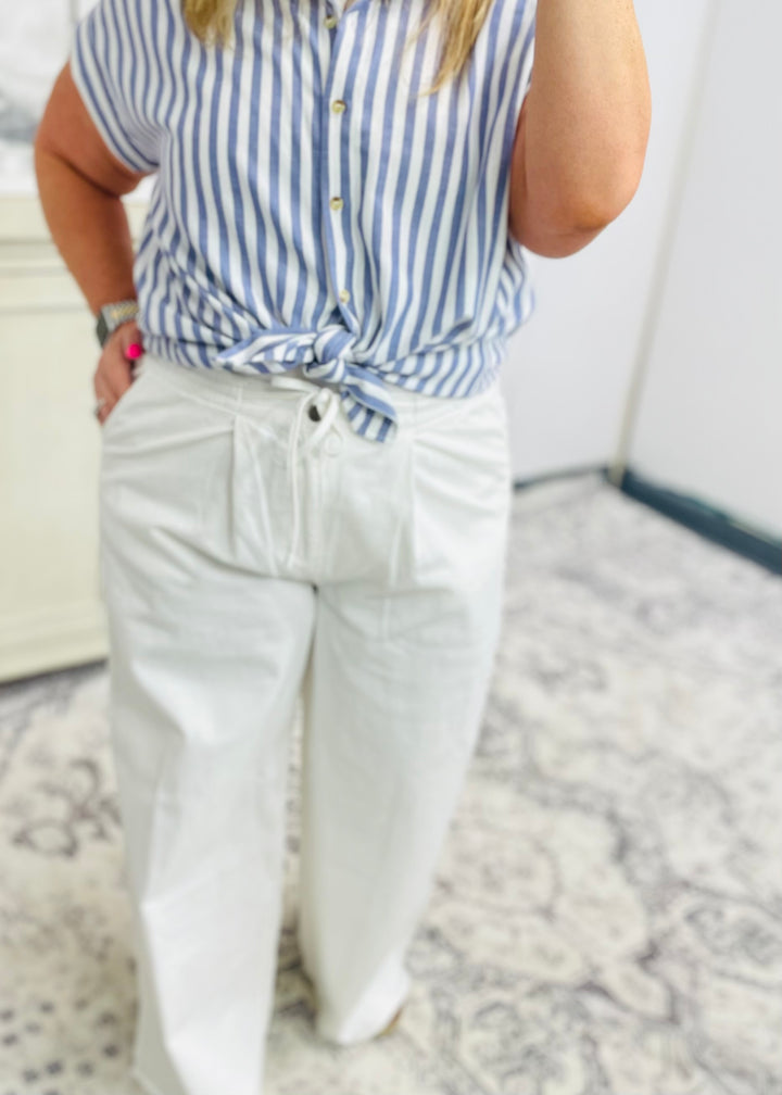 Elasticized Waist Loose Fit Jeans: WHITE