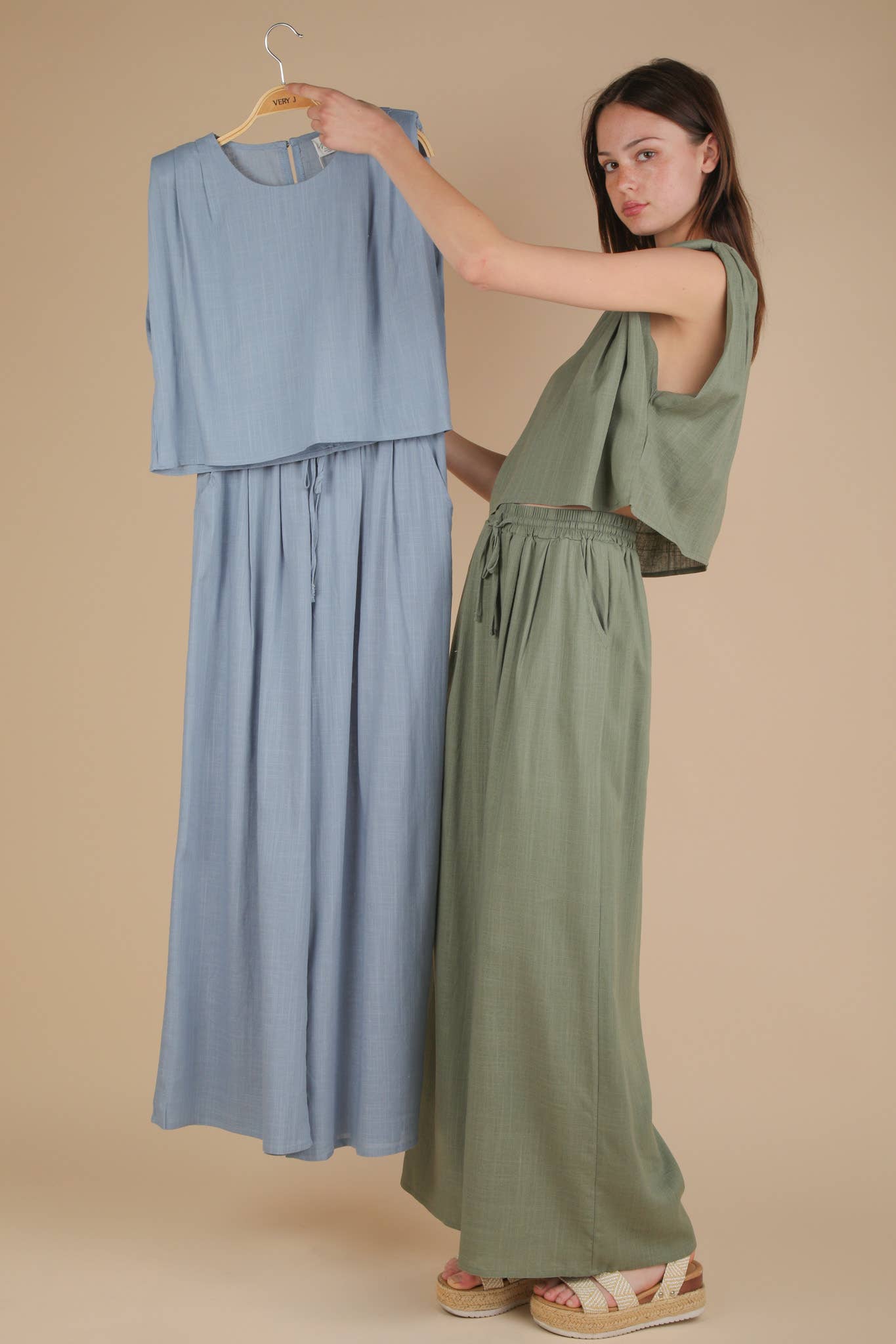 Solid Woven Top: Olive
