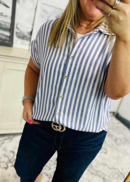 STRIPED PRINT SHORT SLEEVE BUTTON DOWN SHIRT