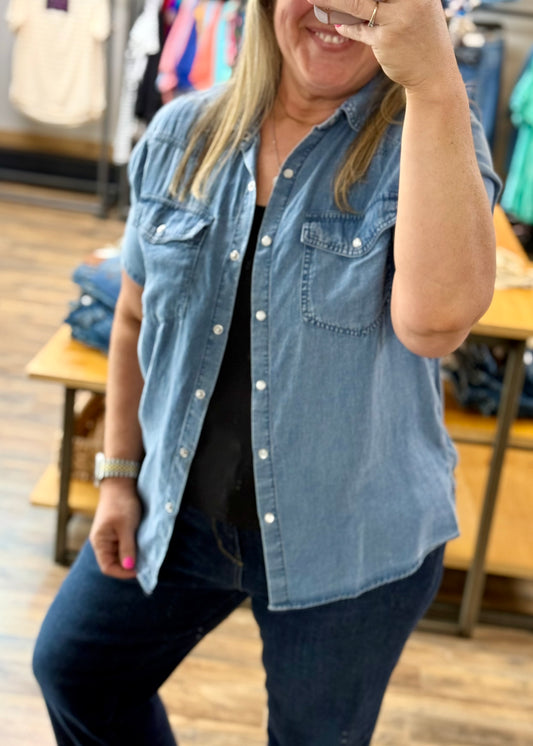 SHORT SLEEVE OVERSIZED DENIM BUTTON DOWN SHIRT