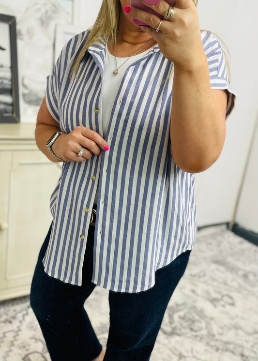 STRIPED PRINT SHORT SLEEVE BUTTON DOWN SHIRT