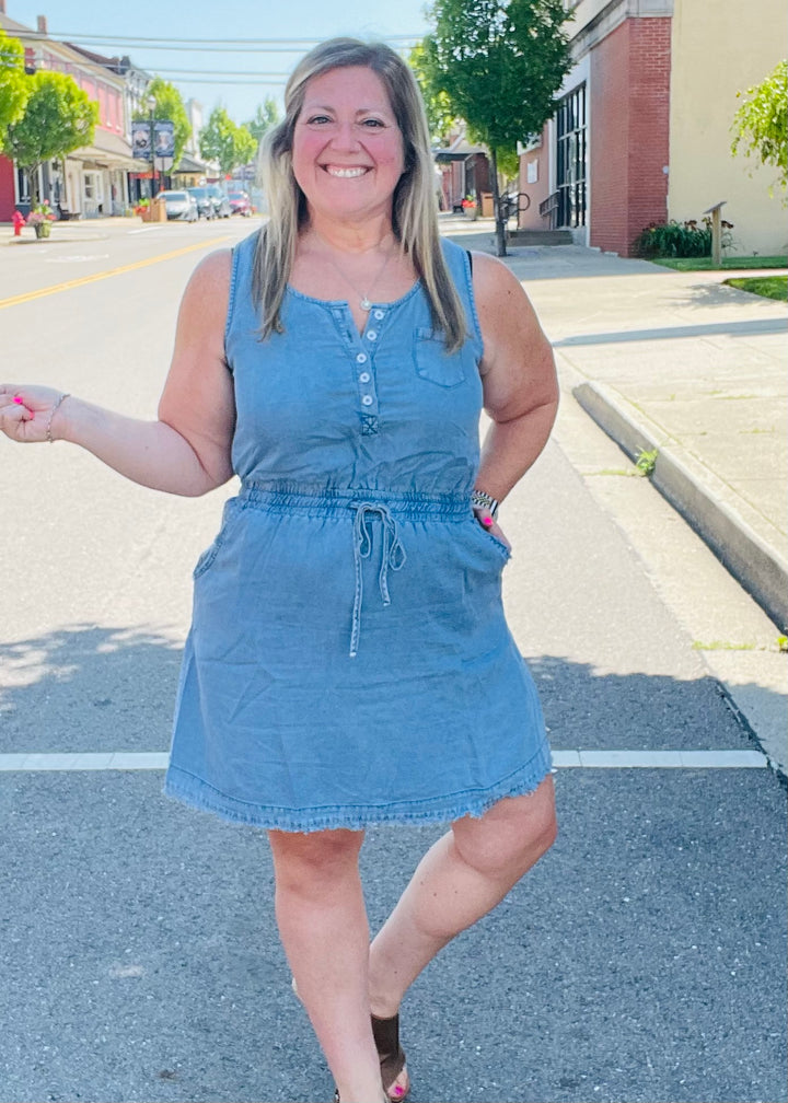 Light Wash Scoop Neck Frayed Hem Dress