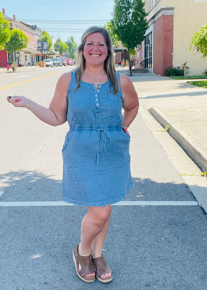 Light Wash Scoop Neck Frayed Hem Dress