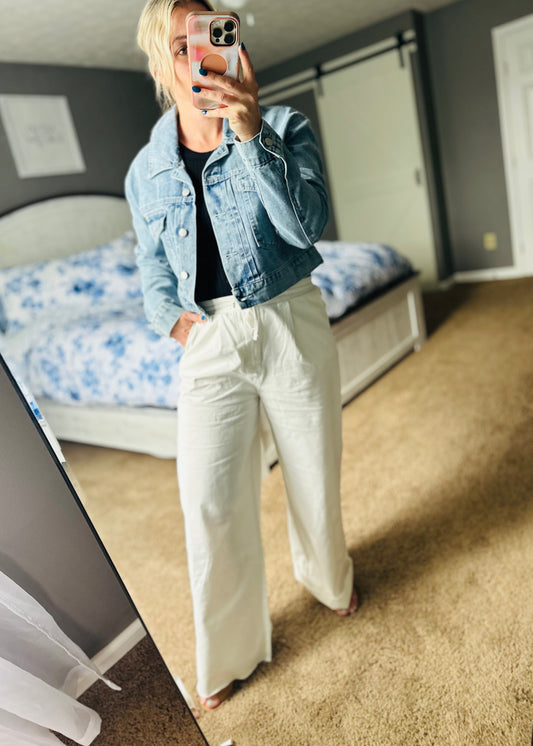 Elasticized Waist Loose Fit Jeans: WHITE