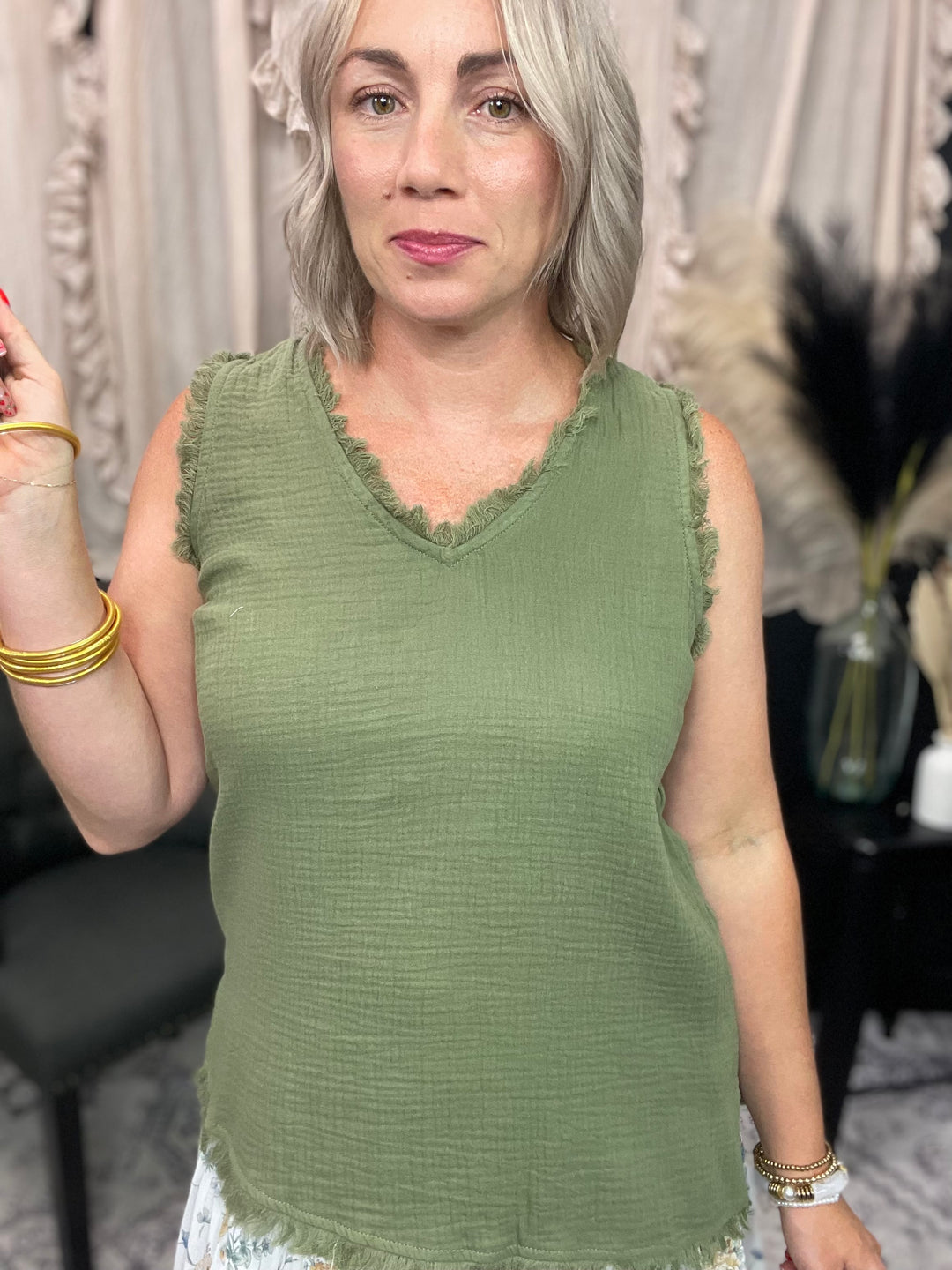 OLIVE - FRAYED V-NECK TOP