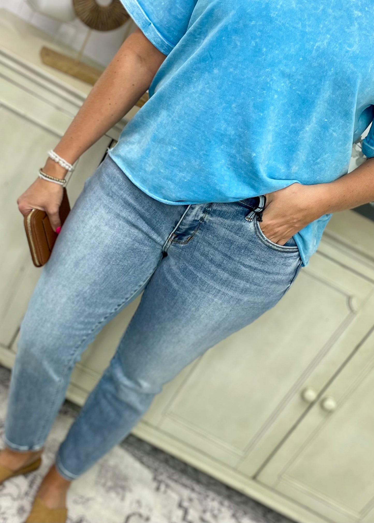 Judy Blue 82626 - Mid Rise Slim Fit Phone Pocket