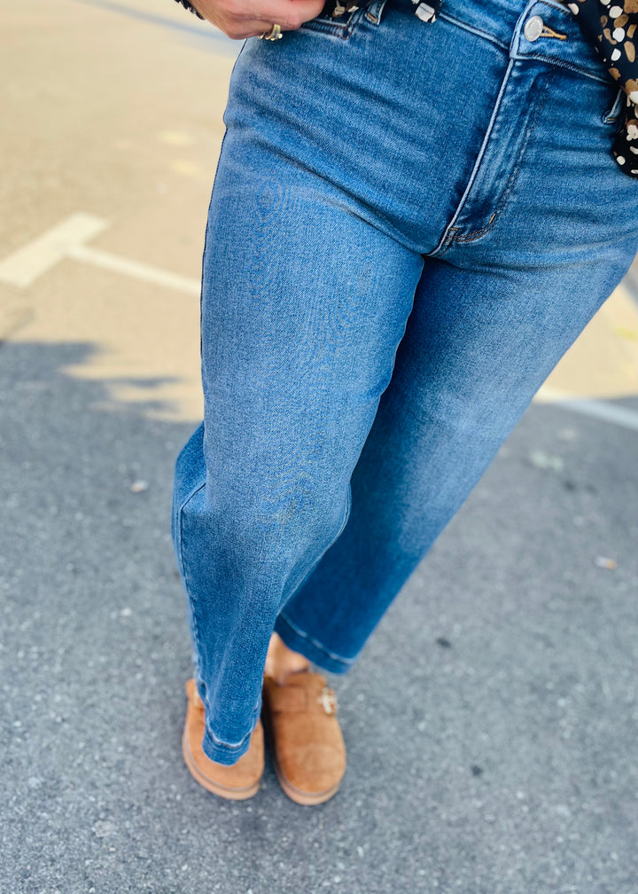 Judy Blue 881006 - Mid Rise Wide Crop Denim