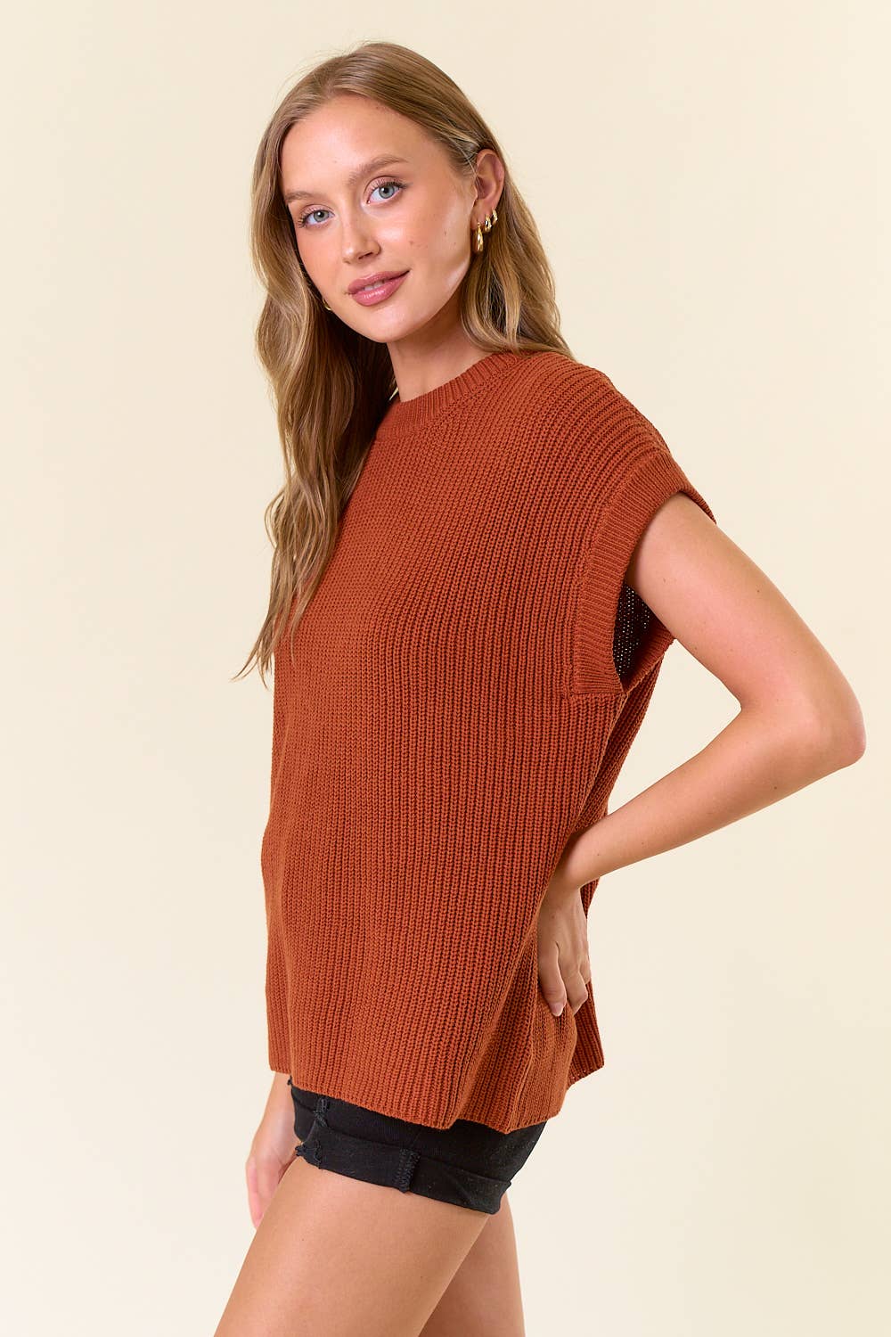 Round Neck Drop Shoulder Ribbed Sweater Vest