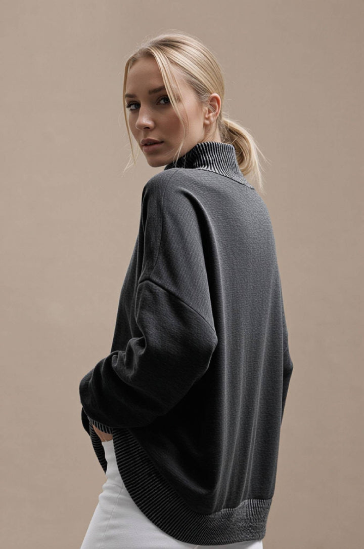 MOCK NECK FLEECE SWEATSHIRT WITH WAVE RIB DETAILS: Black / 3-3;S/M-L/XL