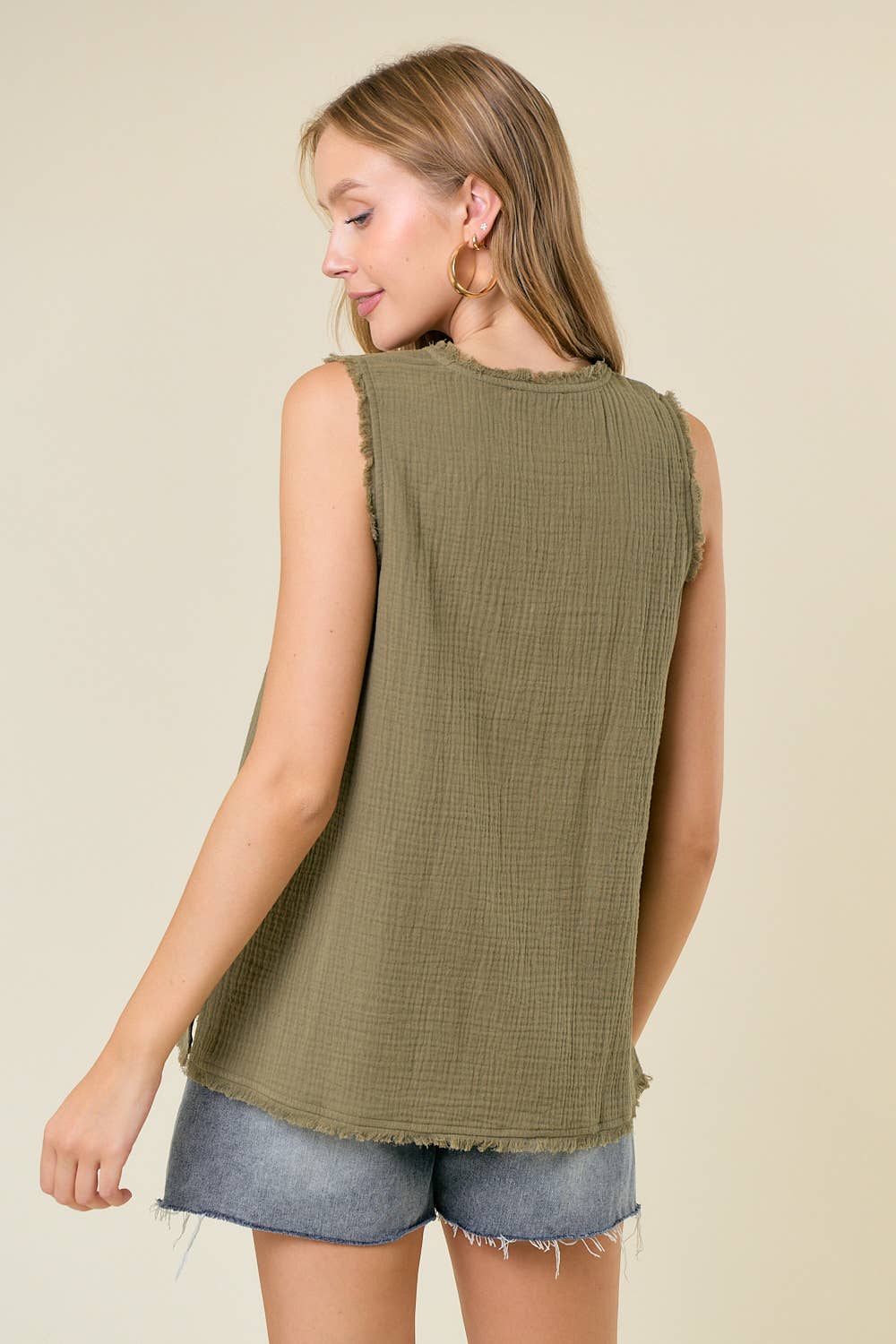 OLIVE - FRAYED V-NECK TOP