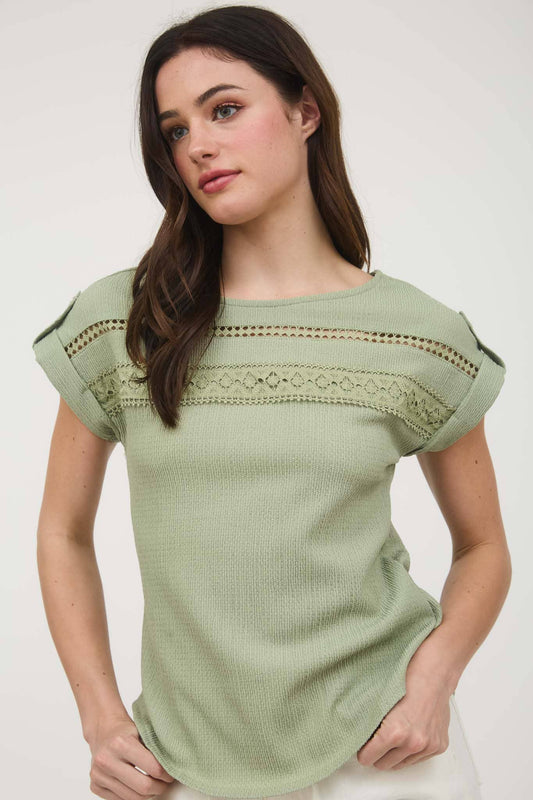 SHORT TAB SLEEVE LACE TRIM CRINKLE KNIT BLOUSE: LIGHT OLIVE